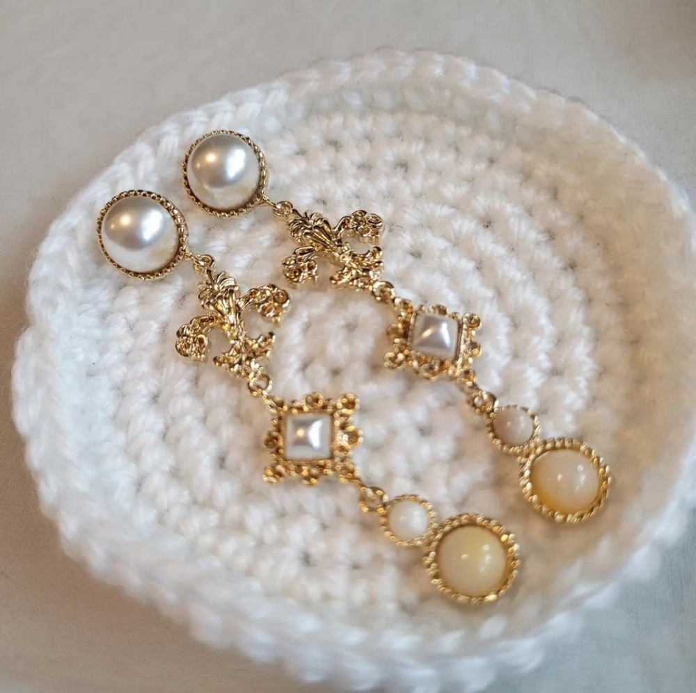 ⚡️BOGO 50% Off⚡️ Drop earrings